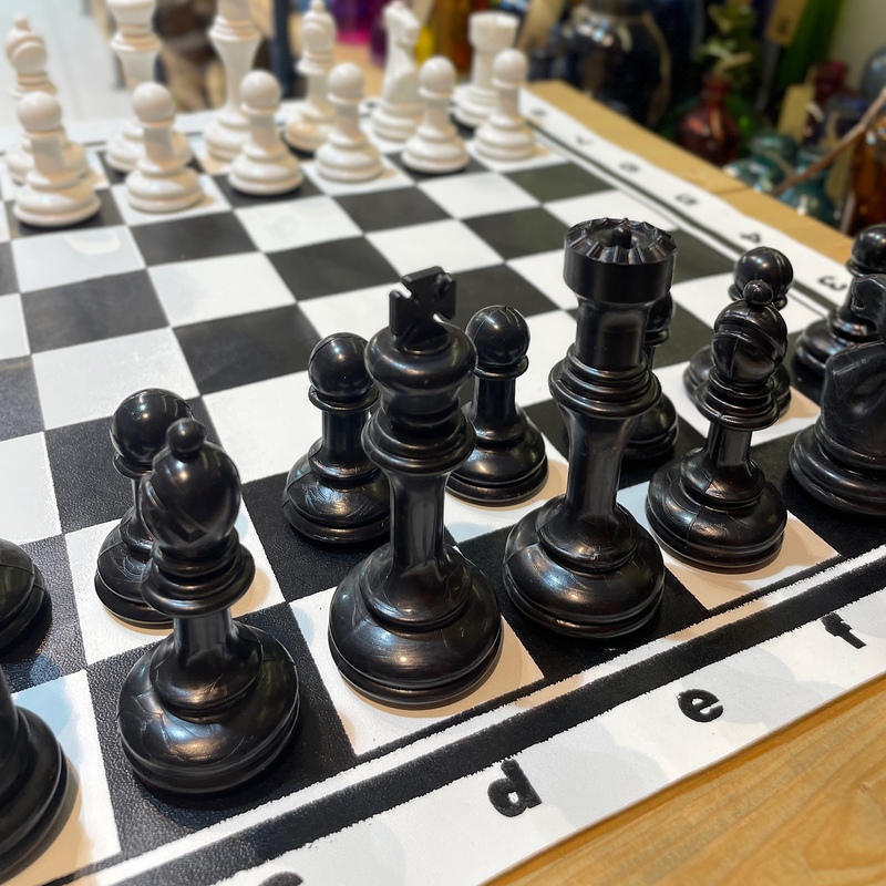 شطرنج فدراسیونی مهره توپر و صفحه فومی درجه A  کیفیت عالی همراه با کیف دستی